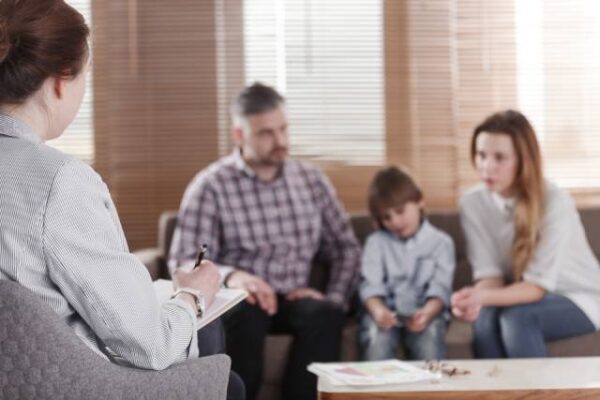 child-pscychologist-counselling-family-e1689826526171.jpg